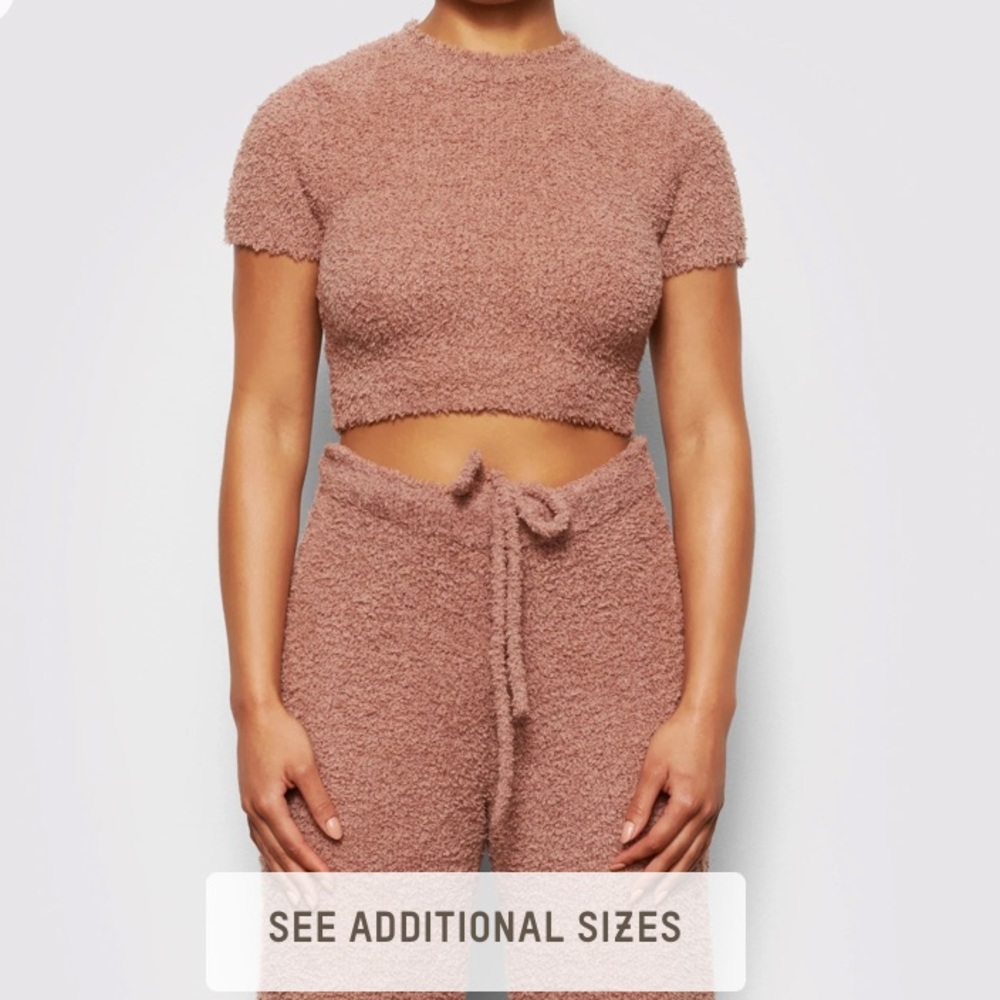 SKIMS - Cozy Knit Jogger and T-shirt Set